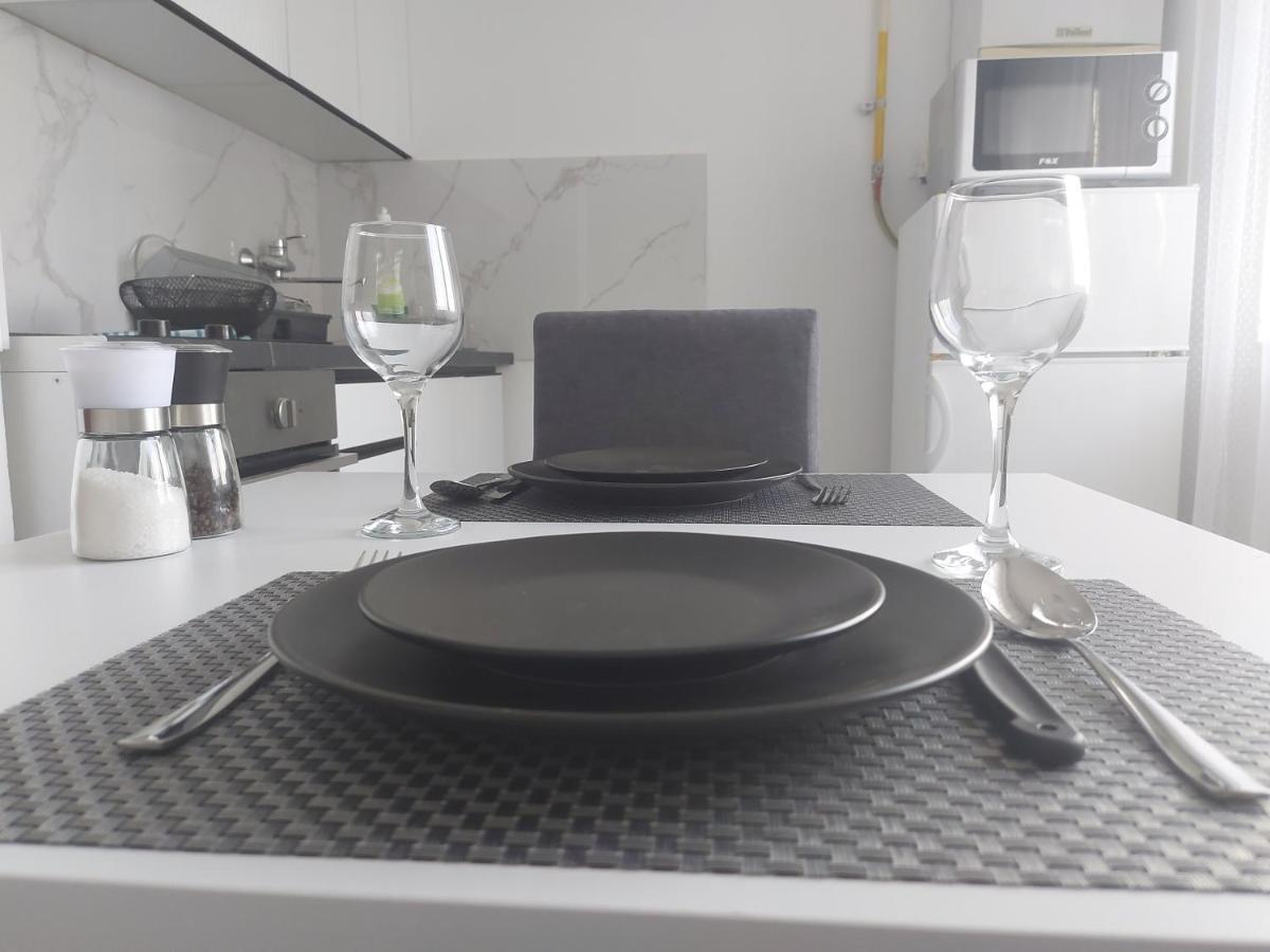 Nikola Ns2 Appartement Novi Sad Buitenkant foto