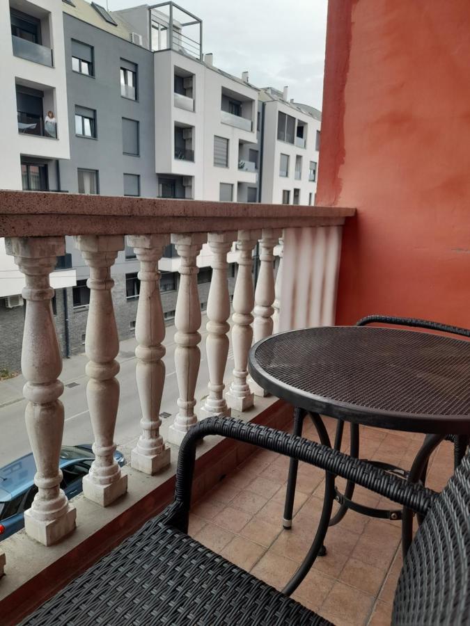 Nikola Ns2 Appartement Novi Sad Buitenkant foto