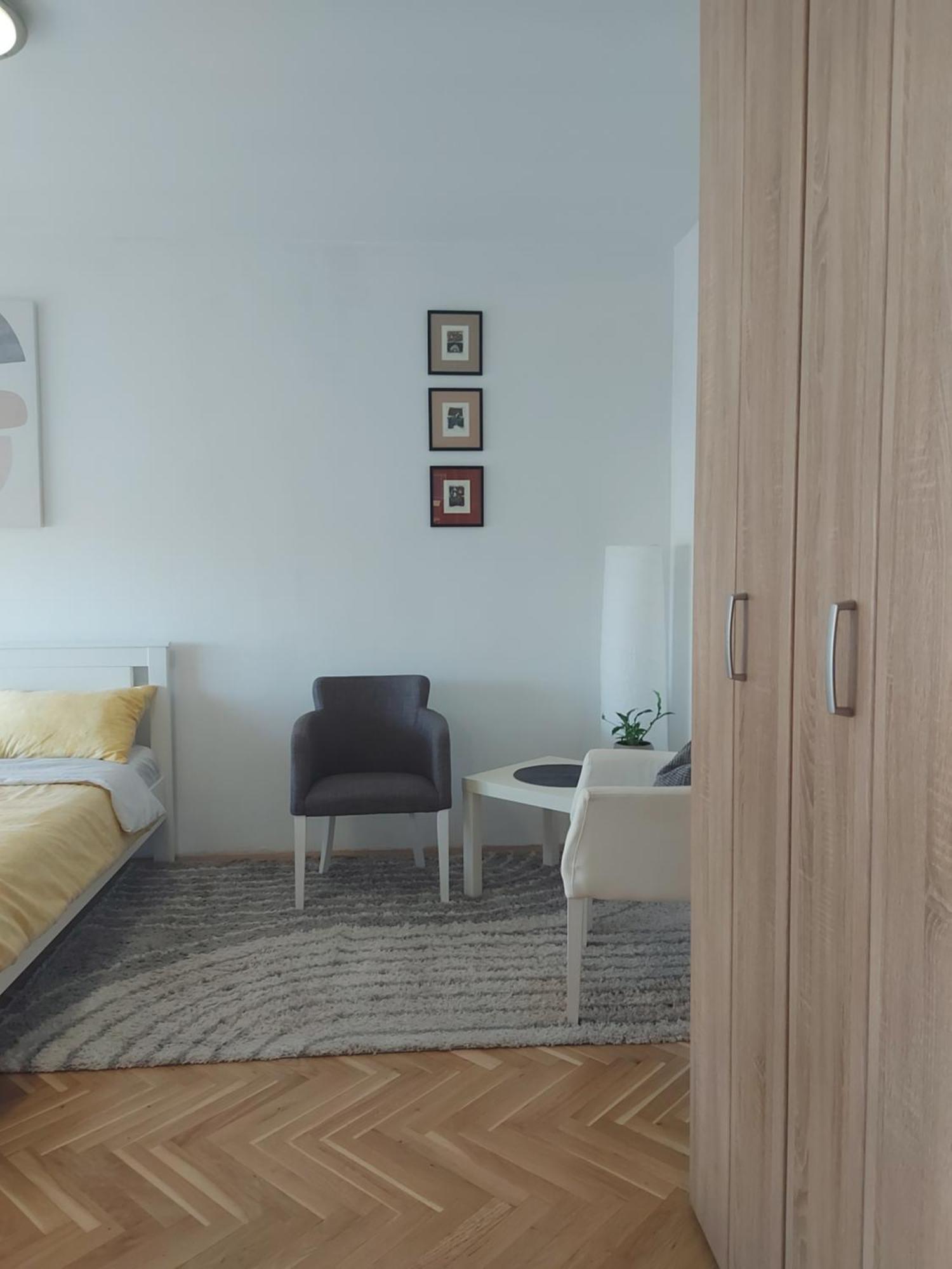 Nikola Ns2 Appartement Novi Sad Buitenkant foto