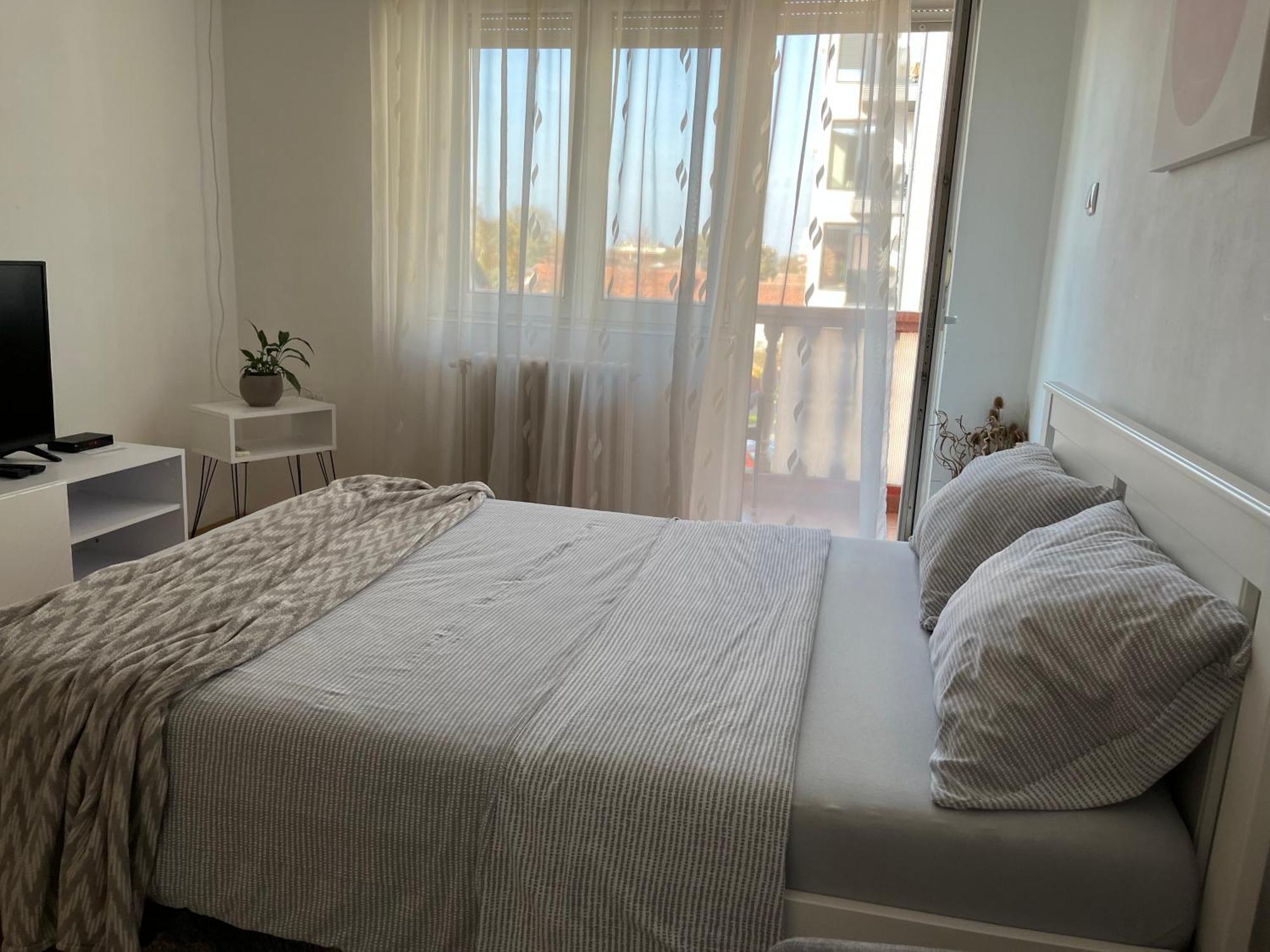 Nikola Ns2 Appartement Novi Sad Buitenkant foto